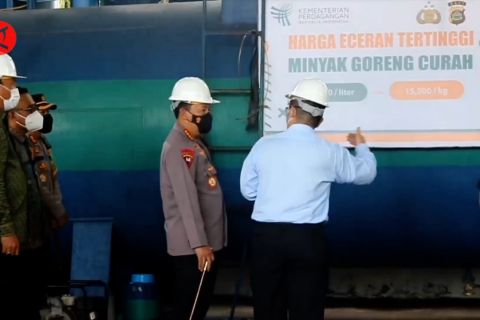 Pastikan stok aman, Kapolri tinjau pabrik &nbsp;minyak goreng di Bali