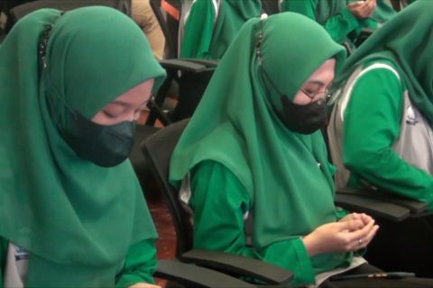 Wakil Wali Kota Ambon lepas 40 peserta kontingen MTQ