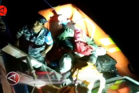 Kapal tujuan Kendari mati mesin, Basarnas evakuasi penumpang