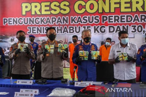 Polisi tangkap kurir pembawa sabu 15 kg di Pelabuhan Roro Dumai