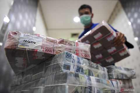 Pemenuhan kebutuhan uang tunai bulan Ramadhan