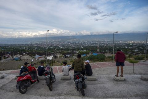 Ngabuburit di Perbukitan Huntap Duyu