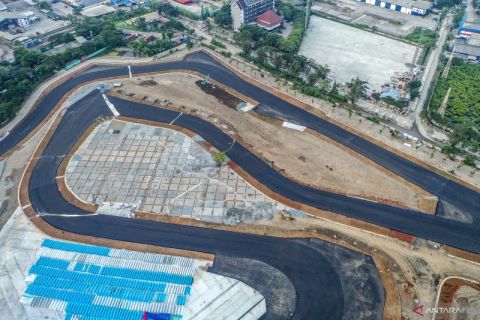 Pengaspalan lintasan Formula E rampung