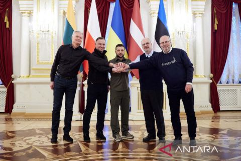 Solidaritas bagi rakyat Ukraina