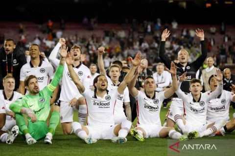 Liga Eropa: Frankfurt kalahkan Barcelona 3-2, lolos ke babak semi final