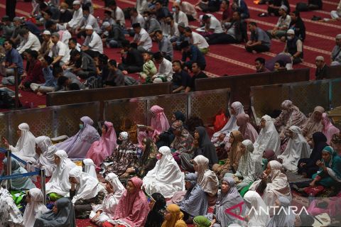Iktikaf di Masjid Istiqlal