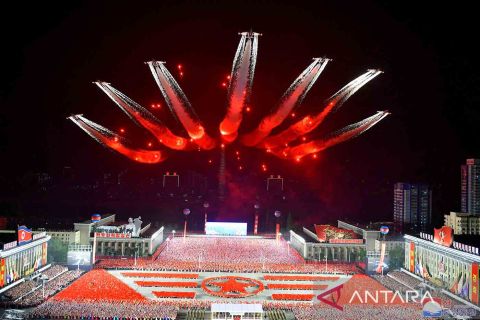 Parade militer memperingati 90 tahun Tentara Revolusioner Rakyat Korea