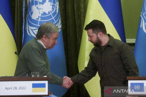 Sekjen PBB menyambangi Presiden Ukraina di tengah invasi Rusia yang terus berlanjut