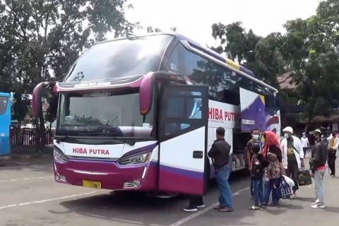 Dishub izinkan kuota penumpang bus 100 persen dan hapus gage