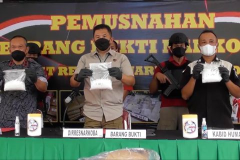 Ditresnarkoba Polda Jateng bakar puluhan kilogram narkoba hasil sitaan