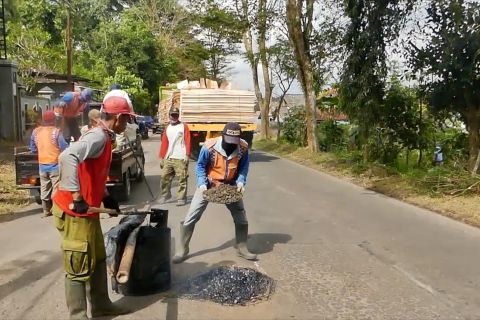 DPUPR Temanggung kebut perbaikan jalan lintasan jalur mudik