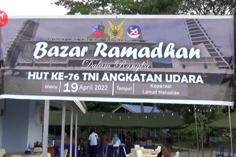 Cara TNI AU bantu kecukupan kebutuhan pokok warga kurang mampu