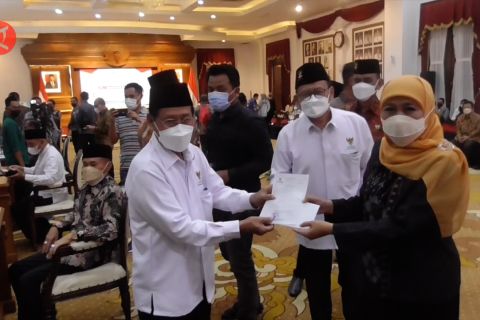 Khofifah tegaskan peran Baznas Jatim dalam pengentasan kemiskinan