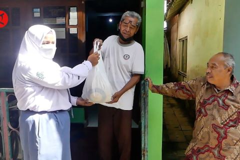 Menanamkan jiwa sosial sejak dini pada Siswa