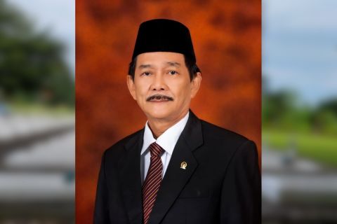 Gubernur pertama Babel tutup usia
