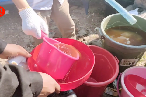 Pemkab Cirebon jual 8 ribu liter minyak goreng di Pasar Jamblang