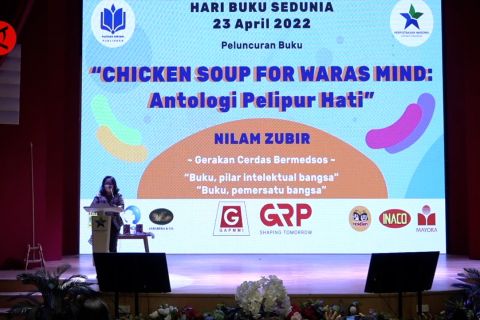 Penulis Nilam Zubir terbitkan buku bersama Perpusnas