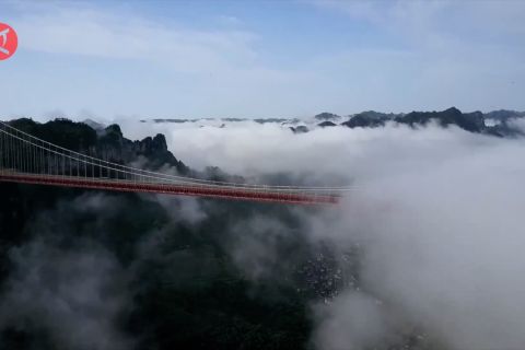 Jembatan Aizhai di China jadi jalur kemakmuran bagi warga desa