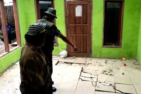 Akibat pergerakan tanah, 21 rumah di Majalengka rusak