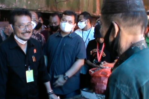 Mentan inspeksi ketersediaan bahan pangan di pasar Makassar