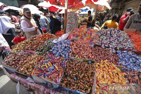 Suasana pasar menjelang perayaan Idul Fitri di Lebanon