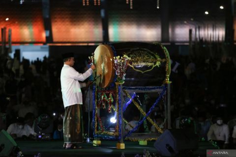 Atraksi tabuh bedug Jakarta