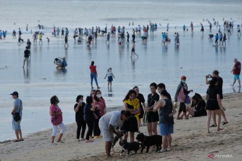 Liburan Idul Fitri di Pantai Kuta