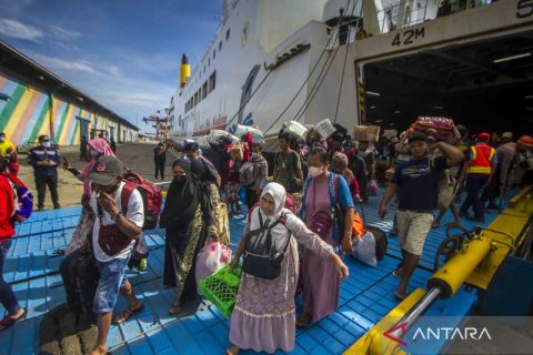 Arus balik lebaran di Pelabuhan Banjarmasin