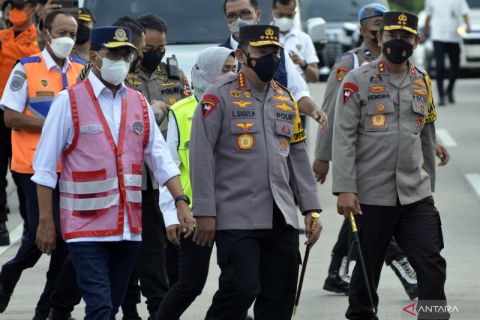 Menhub dan Kapolri tinjau arus balik di Pelabuhan Bakauheni