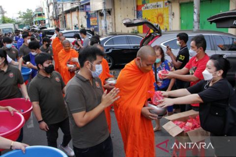 Prosesi pindapata di Makassar