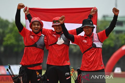 SEA Games 2021 : Indonesia raih emas panahan Recurve Beregu Putra