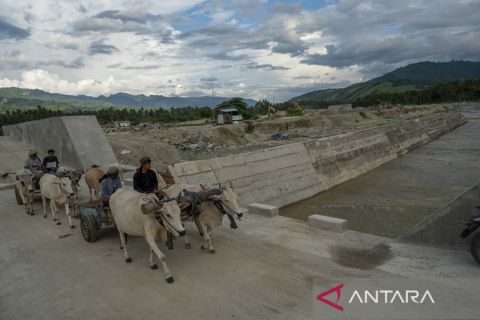 Pengoperasian Saluran Pengendali Banjir di Sigi