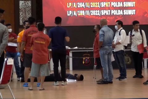 Delapan tersangka ikuti rekonstruksi kasus kerangkeng manusia Langkat