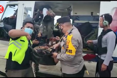 Amankan ibadah, 2 personel TNI-Polri ditembak KKB di Pengubin Papua