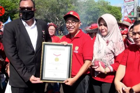 Tradisi Mangenta cetak rekor MURI di penutupan FBIM Kalteng 2022