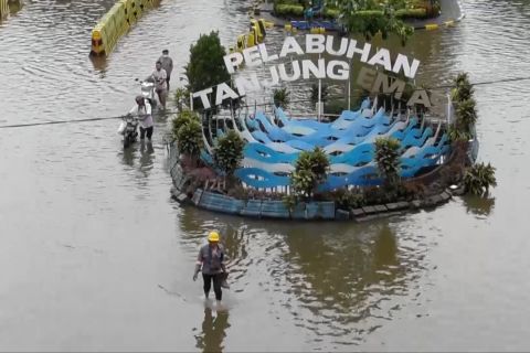 Pelindo fokus penutupan tanggul jebol