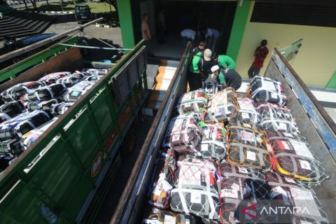 Kloter pertama asal Pati mulai tiba di Asrama Haji Donohudan