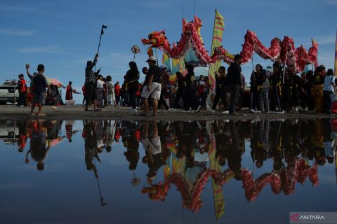 Perayaan Peh Cun di Pantai Parangtritis