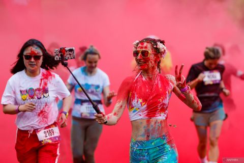 Lomba Colour Run di Moskow