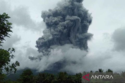 Erupsi Gunung Bulusan di Filipina