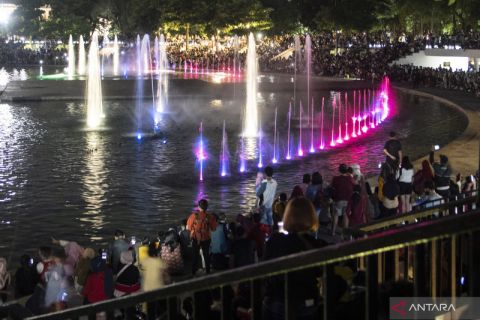 Air mancur menari di Lapangan Banteng kembali beroperasi