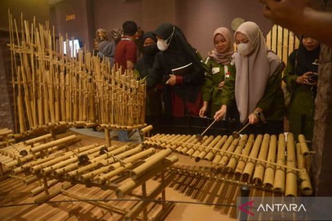 Pameran alat musik tradisional Nusantara