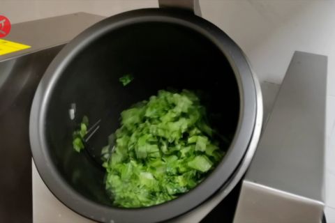 Kantin lansia memperkenalkan robot memasak cerdas