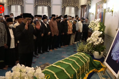 Ridwan Kamil imami sejumlah kepala daerah shalatkan jenazah Eril