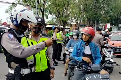 Tingkatkan kesadaran taat pajak, Bappenda Kota Cirebon gelar razia