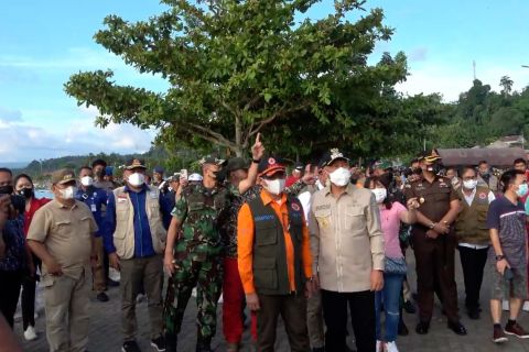 Tinjau abrasi di Amurang, Kepala BNPB uraikan tahapan penanganan