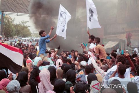 Warga Sudan turun ke jalan menentang kudeta militer