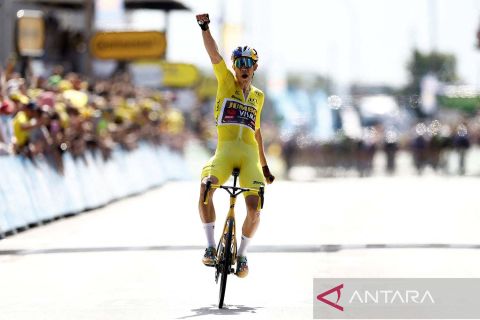 Wout Van Aert juara etape 4 Tour de France