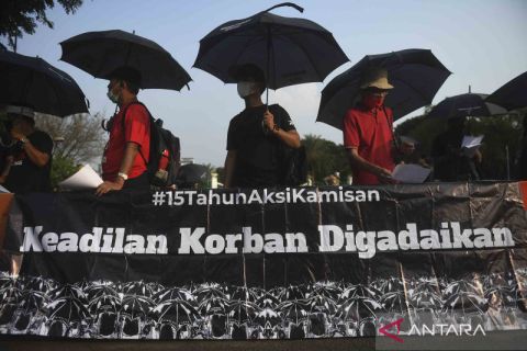 Aksi Kamisan di seberang Istana Merdeka