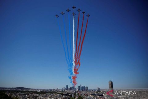 Gladi bersih Parade Militer Tradisional Hari Bastille di Paris
